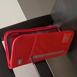 *2/$30 sunmer clearout* NWOT Heys travel wallet